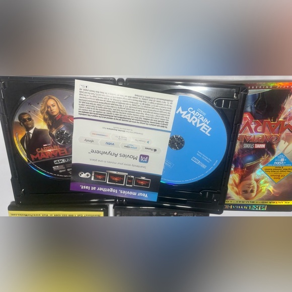 Marvel Bundle UV HDR Blu-Ray, DVD, & Digital Code Combo Packs. Includes 4 - Picture 4 of 6